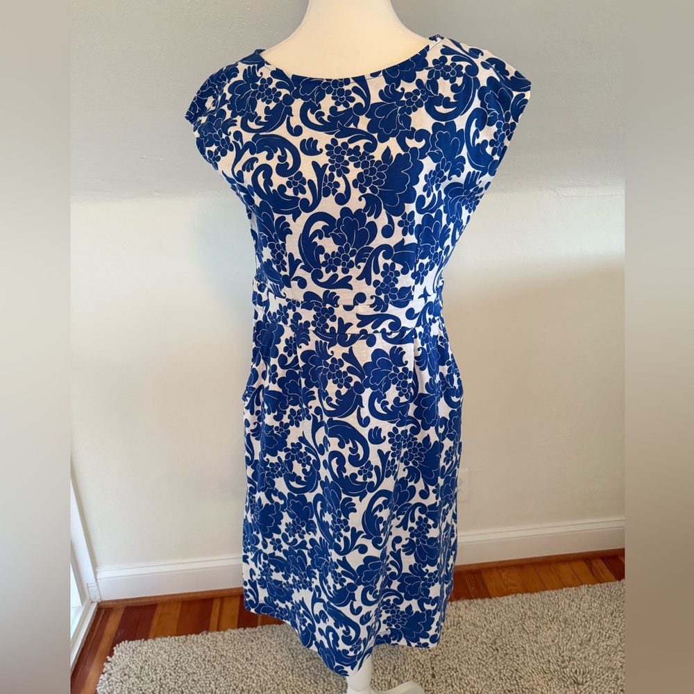 Boden Women’s Blue and White Cotton Floral Dress Size 10